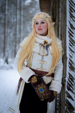 Auteur model Adia - Princess Zelda (BOTW) cosplay
Photographer: Azaleashots