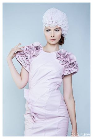 Auteur modeontwerpster Liliya Yakubova - Model : Tatjana De Neve