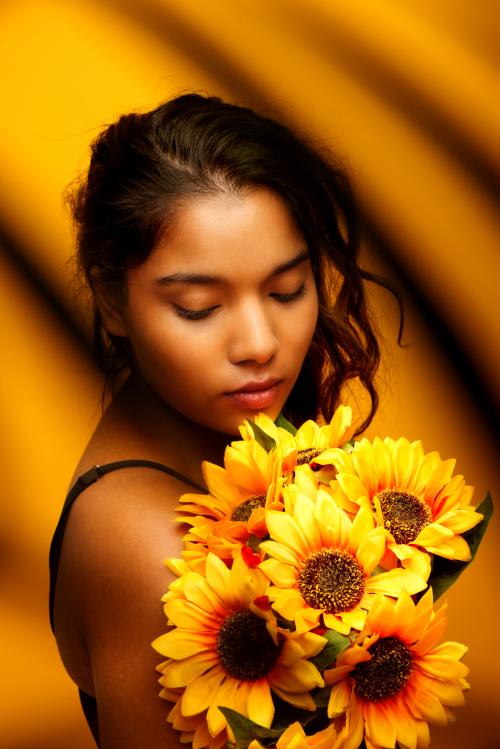 Auteur fotograaf RudiMulderFotografie - Fav Thema Zonnenbloemen (en Vlinders)  Model Jahnvi Fotgraaf RMF