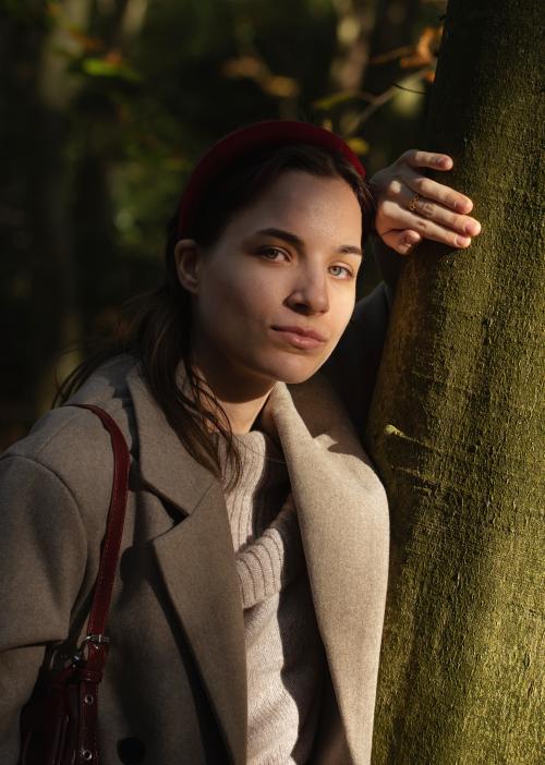 Auteur fotograaf PeteruithetGooi - Caitlin. In Bergen een herfstshoot gedaan. Het was haar tweede shoot en moest erg wennen maar ze heeft een geweldig typi